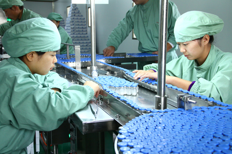 瑞鷹采購(gòu)業(yè)創(chuàng)實(shí)驗(yàn)臺(tái)通風(fēng)柜實(shí)驗(yàn)室裝備