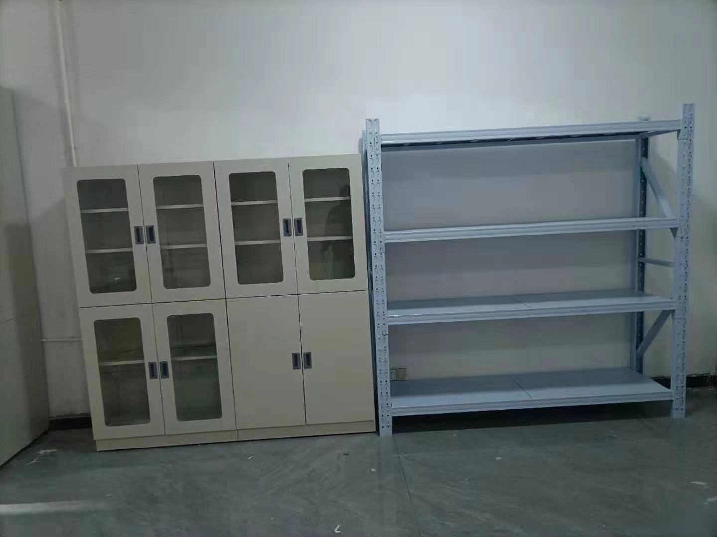 實(shí)驗(yàn)臺(tái)