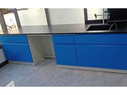 鴻華實驗室實驗臺安裝完成