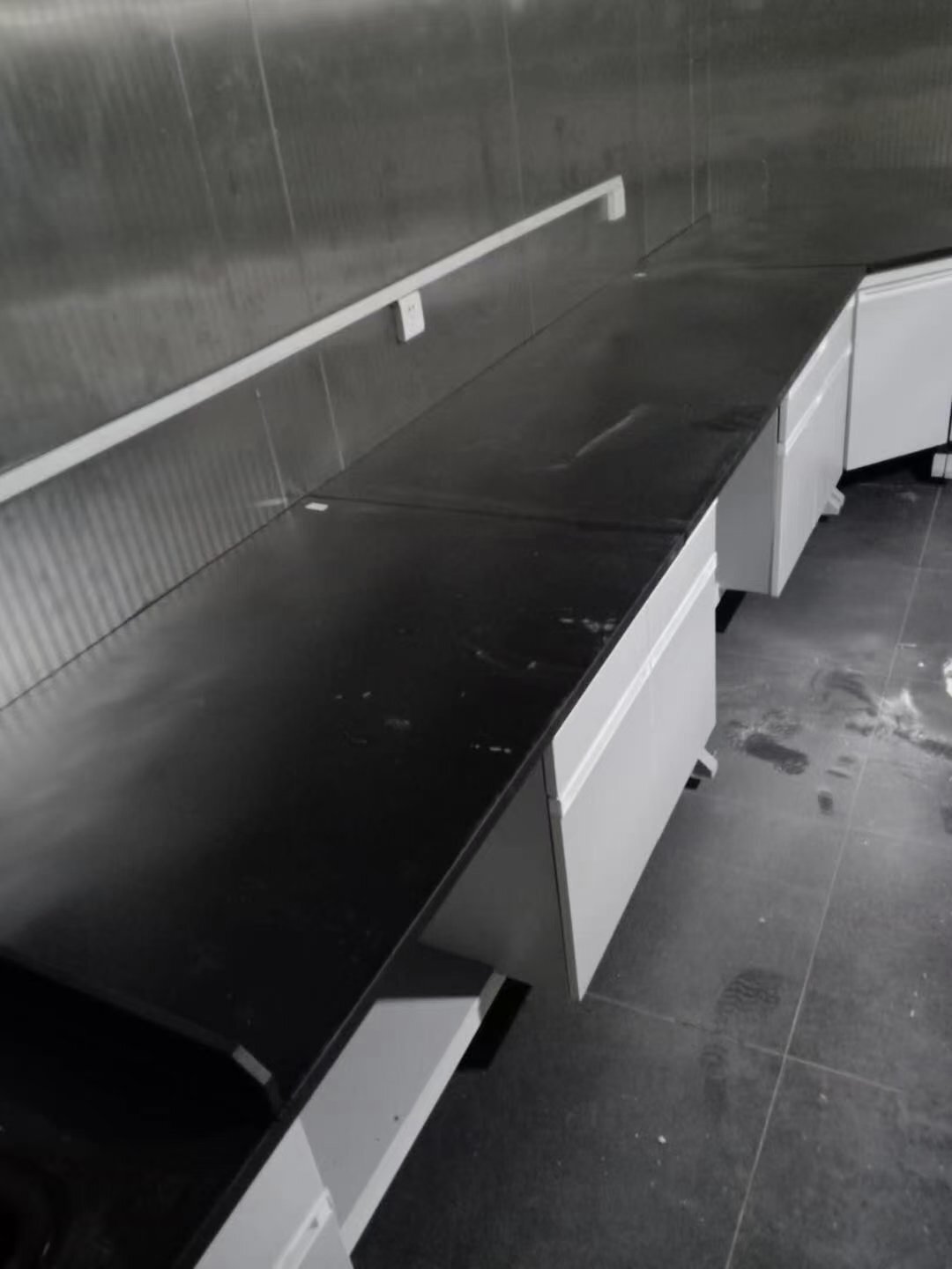 西安檢驗(yàn)檢測(cè)實(shí)驗(yàn)室鋼木實(shí)驗(yàn)臺(tái)